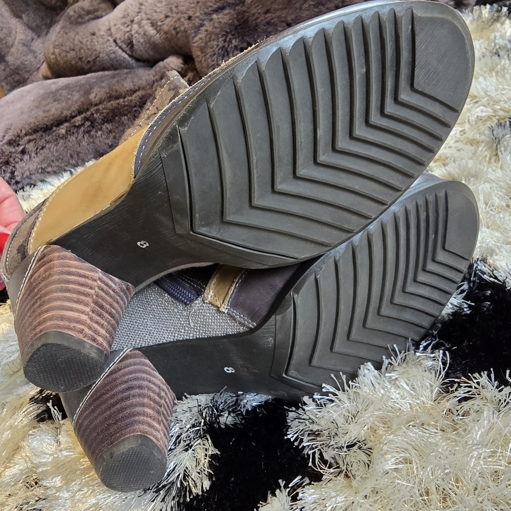 Corky's Elite Mixed Leather Ankle Booties - Picture 9 of 9